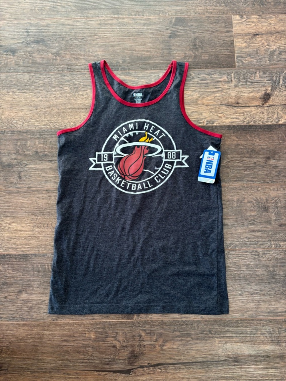 Miami Heat Men's Sz M Gray Sleeveless Red Shirt Tank Top Logo
